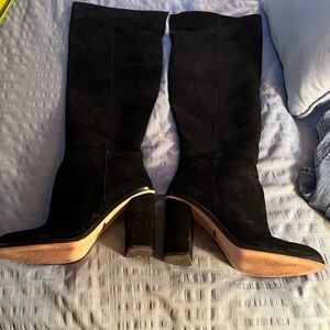 Gently used over the knee black suede boots with heel